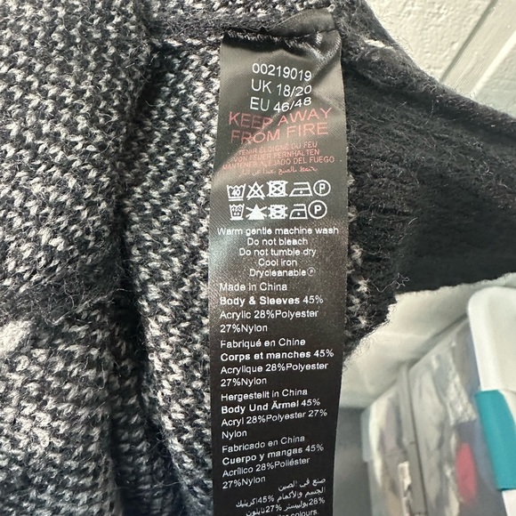 Loralette Cardi Lena Black and Gray Leopard Print Long Sleeve Sweater SZ 18 NWT - Picture 9 of 9